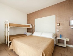 Cesenatico - Hotel COLOR MOKAMBO SHORE FAMILY HOTEL ****