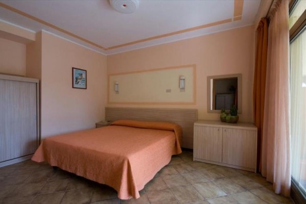 5LI02879_67.jpg