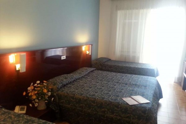 5LI08664_10.jpg