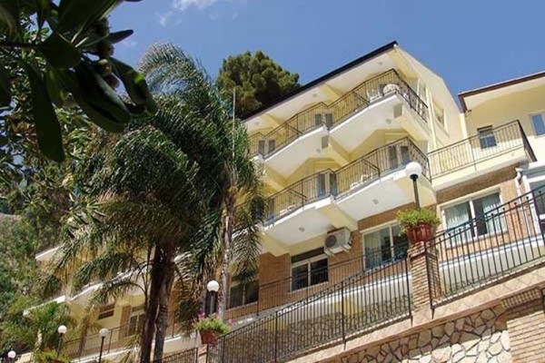 CORALO_TAORMINA_02.JPG