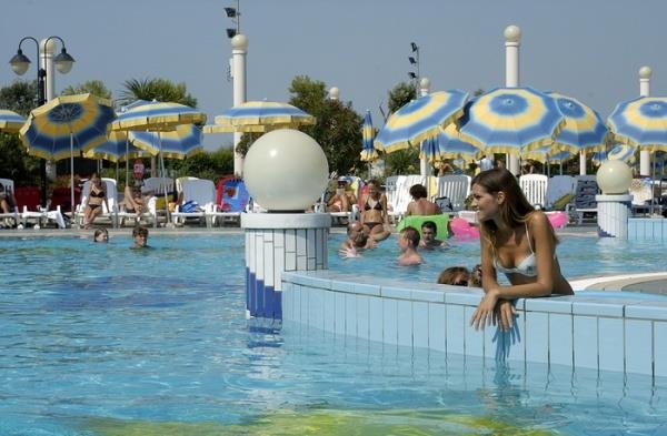 HOLIDAY_APTHTL_BIBIONE_07.JPG